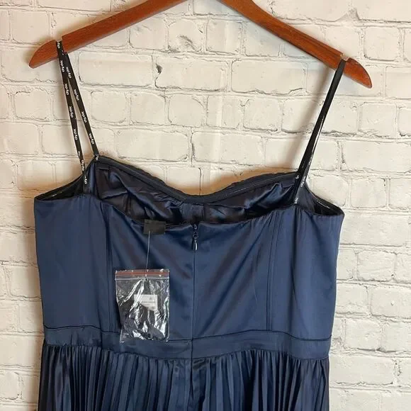 City Chic Plus Size Dress, Pleat Desire Dress Size Small Size 16 - Picture 11 of 15